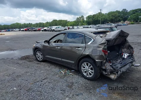 2015 Nissan Altima 2.5 S z USA, uszkodzony, nr VIN 1N4AL3AP9FC120725